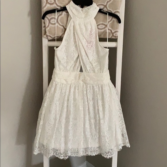 White lace dress - Picture 1 of 4